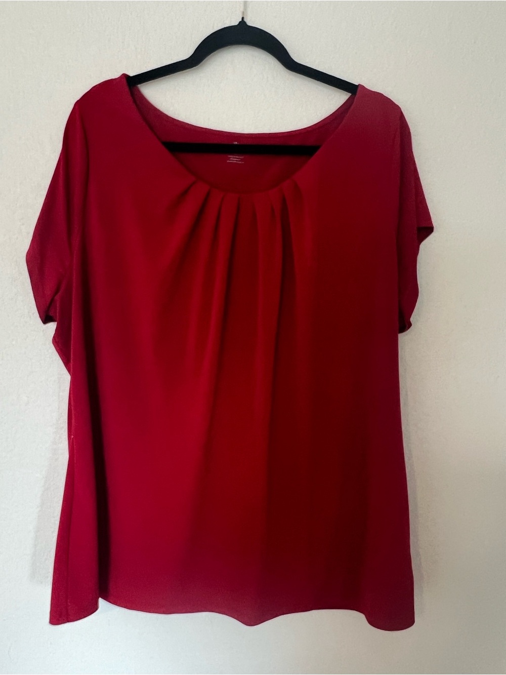 Worthington Scarlet Pleated Scoop Short-Sleeve Tunic